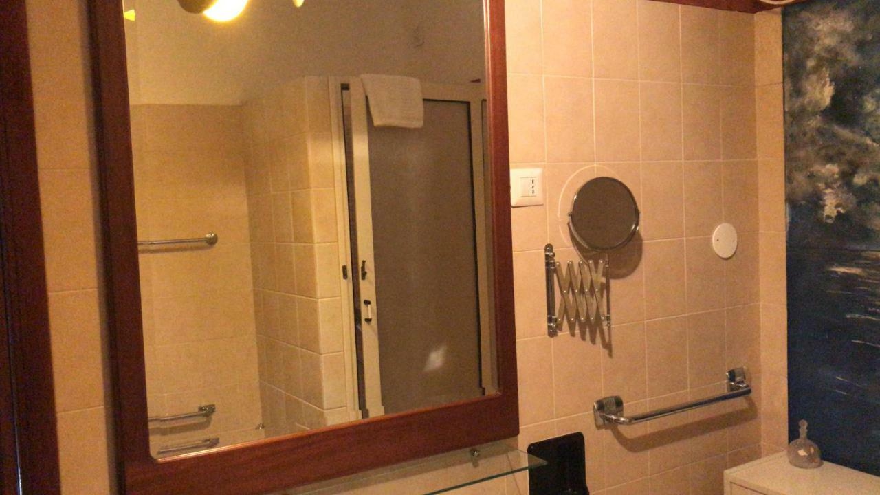 Hotel Viale Italia 41: I Migliori Anni Sassari Exterior foto